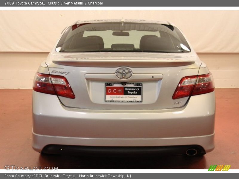 Classic Silver Metallic / Charcoal 2009 Toyota Camry SE