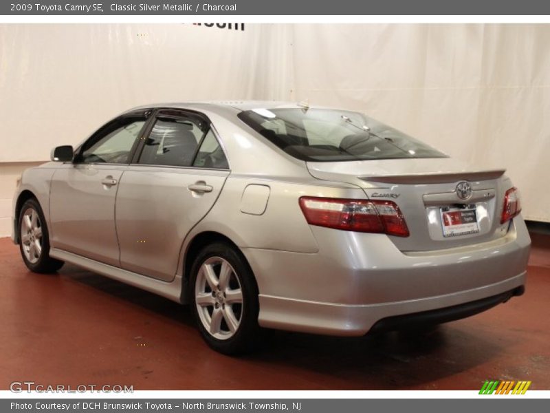 Classic Silver Metallic / Charcoal 2009 Toyota Camry SE