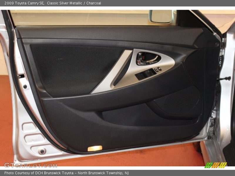 Classic Silver Metallic / Charcoal 2009 Toyota Camry SE