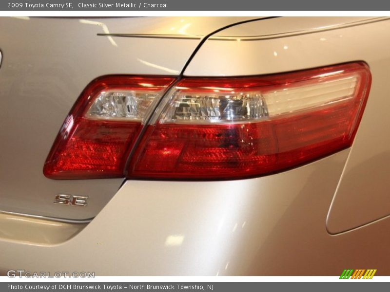 Classic Silver Metallic / Charcoal 2009 Toyota Camry SE