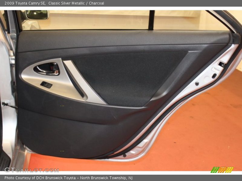 Classic Silver Metallic / Charcoal 2009 Toyota Camry SE