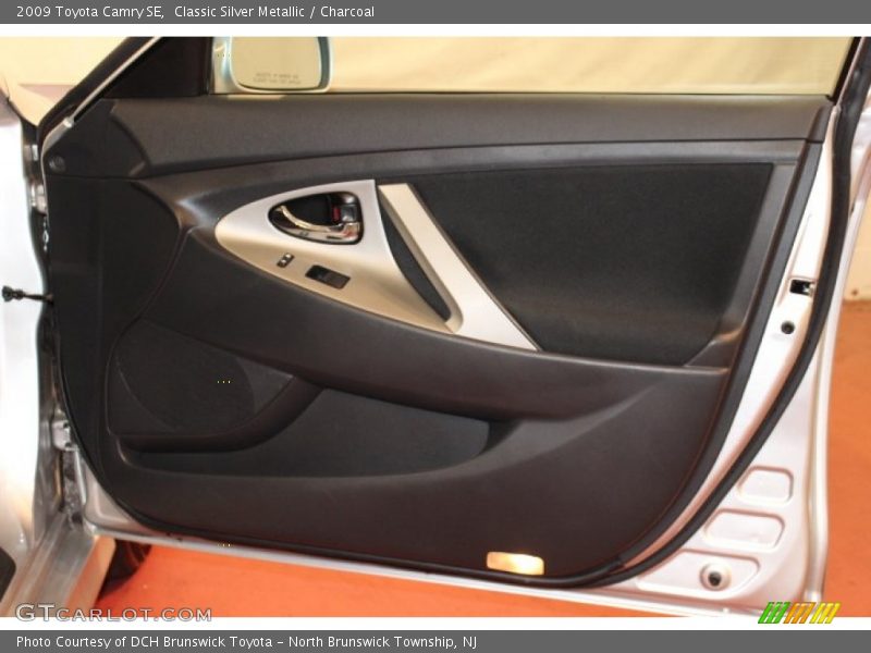 Classic Silver Metallic / Charcoal 2009 Toyota Camry SE
