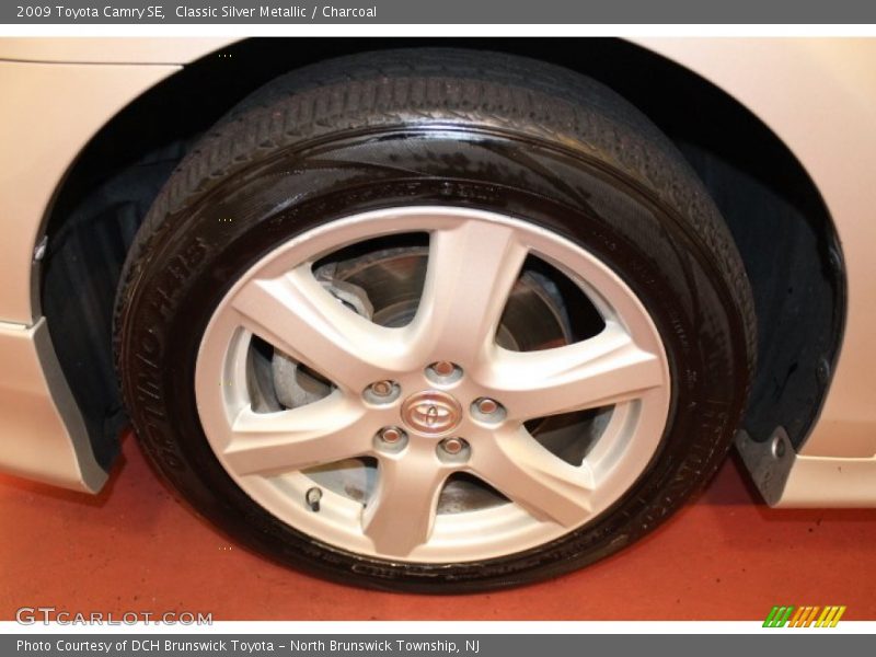 Classic Silver Metallic / Charcoal 2009 Toyota Camry SE