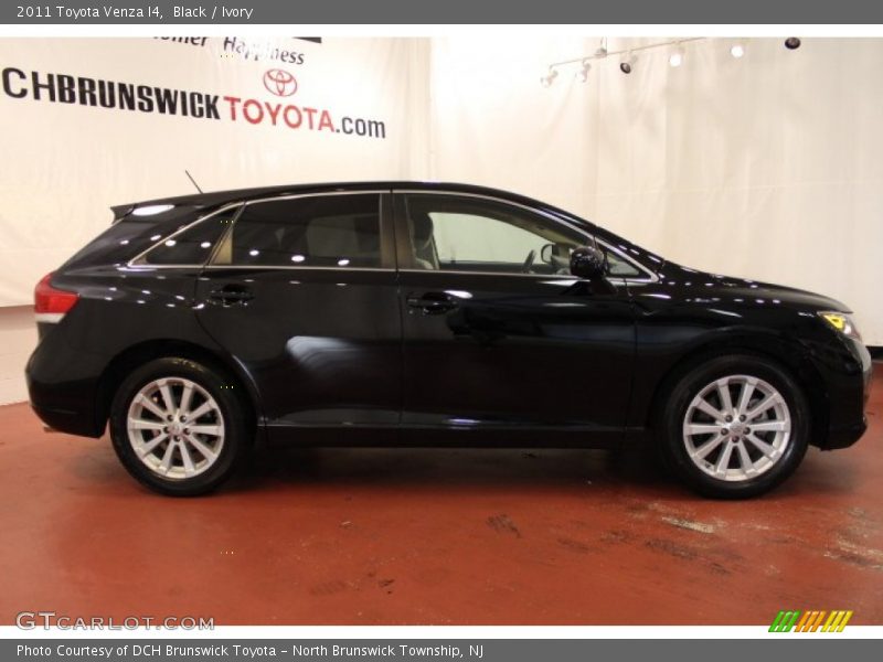Black / Ivory 2011 Toyota Venza I4