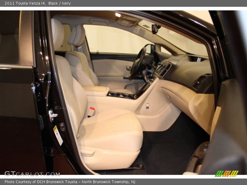 Black / Ivory 2011 Toyota Venza I4
