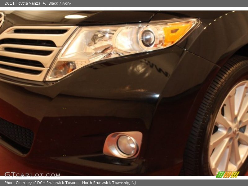 Black / Ivory 2011 Toyota Venza I4