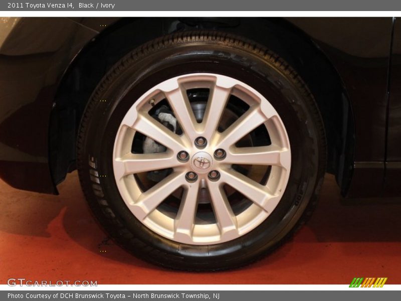 Black / Ivory 2011 Toyota Venza I4