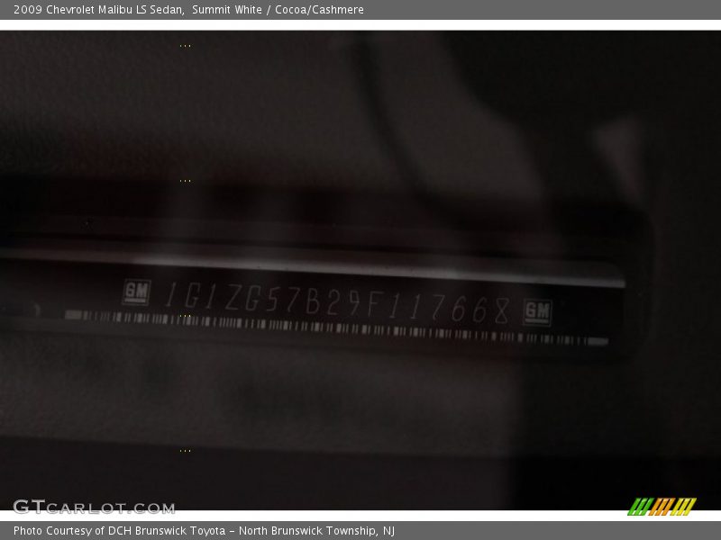Summit White / Cocoa/Cashmere 2009 Chevrolet Malibu LS Sedan