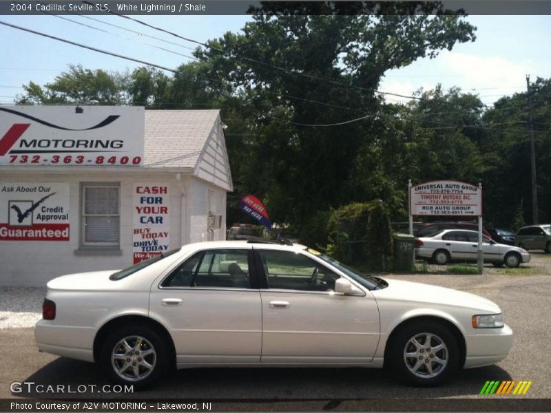 White Lightning / Shale 2004 Cadillac Seville SLS