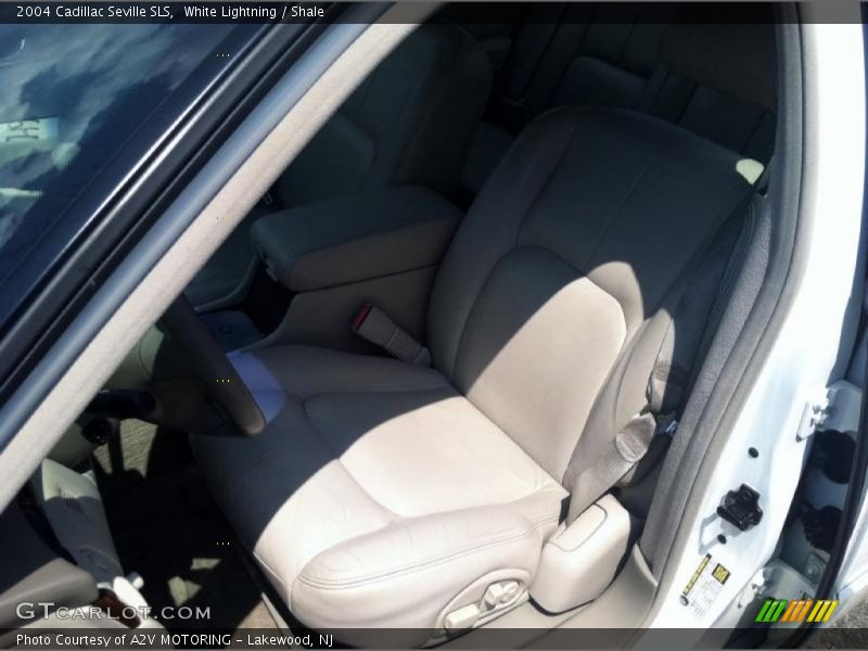 White Lightning / Shale 2004 Cadillac Seville SLS