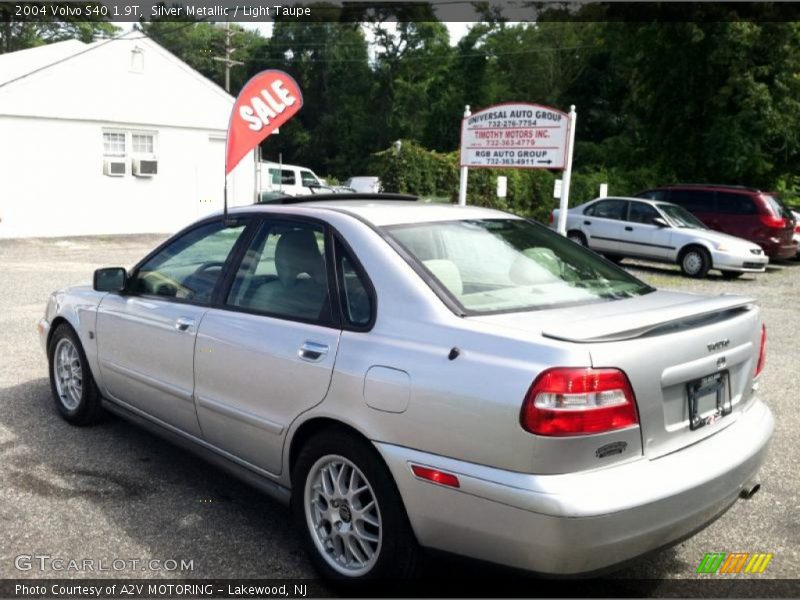 Silver Metallic / Light Taupe 2004 Volvo S40 1.9T