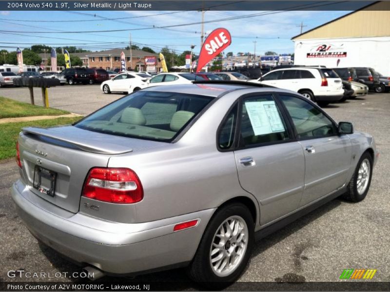 Silver Metallic / Light Taupe 2004 Volvo S40 1.9T