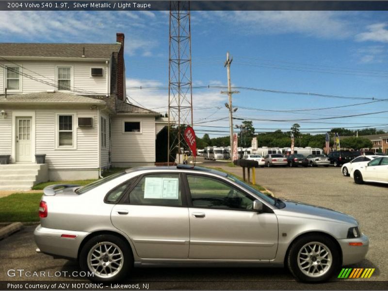 Silver Metallic / Light Taupe 2004 Volvo S40 1.9T