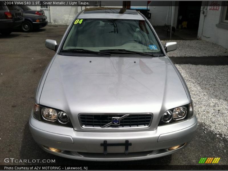 Silver Metallic / Light Taupe 2004 Volvo S40 1.9T