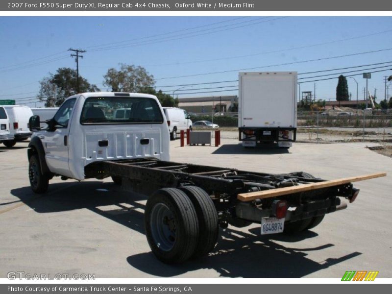 Oxford White / Medium Flint 2007 Ford F550 Super Duty XL Regular Cab 4x4 Chassis