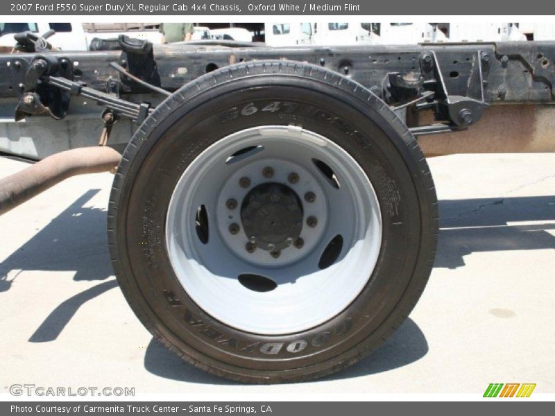 Oxford White / Medium Flint 2007 Ford F550 Super Duty XL Regular Cab 4x4 Chassis