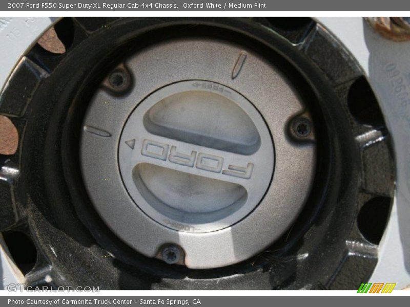 Oxford White / Medium Flint 2007 Ford F550 Super Duty XL Regular Cab 4x4 Chassis