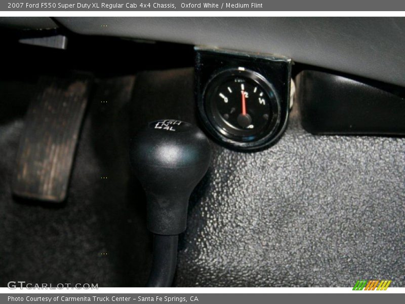 Oxford White / Medium Flint 2007 Ford F550 Super Duty XL Regular Cab 4x4 Chassis