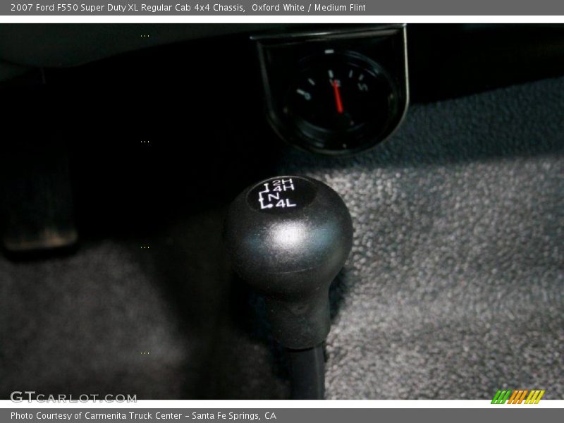 Oxford White / Medium Flint 2007 Ford F550 Super Duty XL Regular Cab 4x4 Chassis