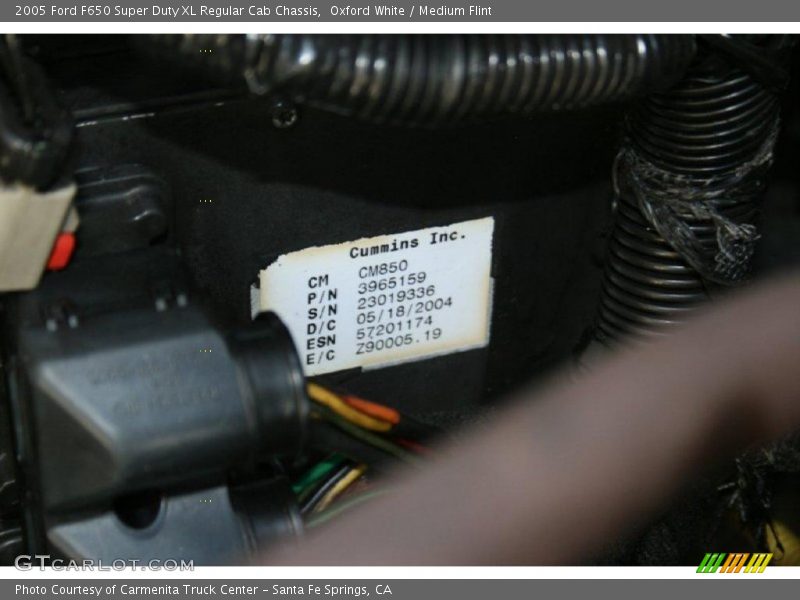 Oxford White / Medium Flint 2005 Ford F650 Super Duty XL Regular Cab Chassis