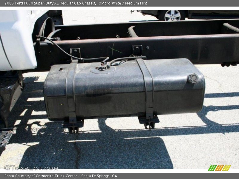 Oxford White / Medium Flint 2005 Ford F650 Super Duty XL Regular Cab Chassis