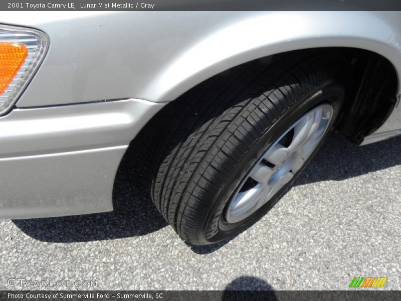 Lunar Mist Metallic / Gray 2001 Toyota Camry LE