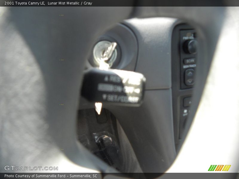 Lunar Mist Metallic / Gray 2001 Toyota Camry LE