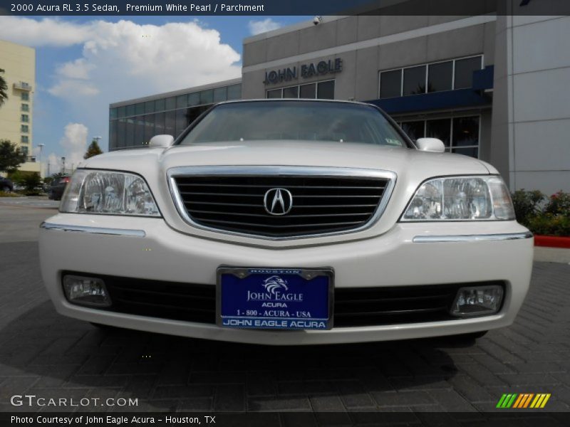 Premium White Pearl / Parchment 2000 Acura RL 3.5 Sedan