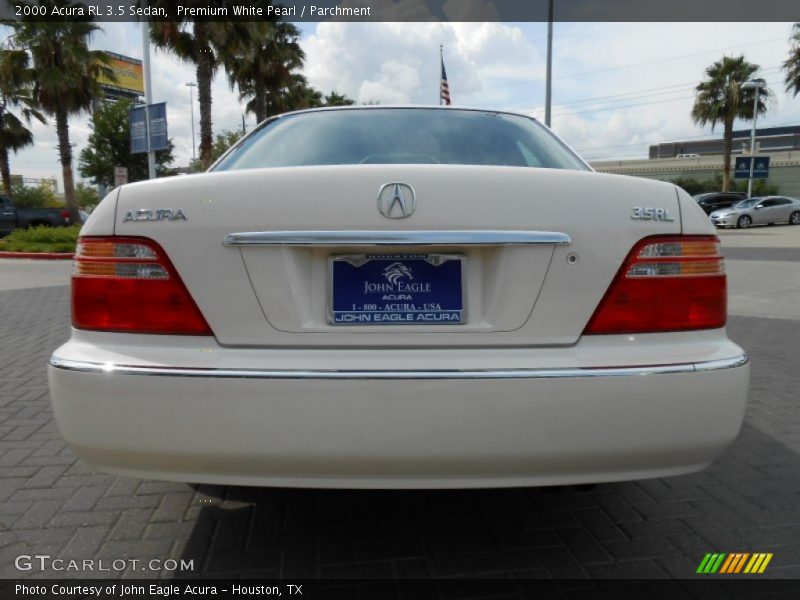 Premium White Pearl / Parchment 2000 Acura RL 3.5 Sedan