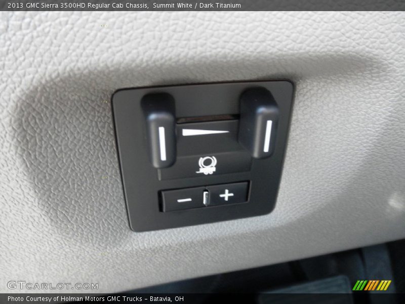 Summit White / Dark Titanium 2013 GMC Sierra 3500HD Regular Cab Chassis