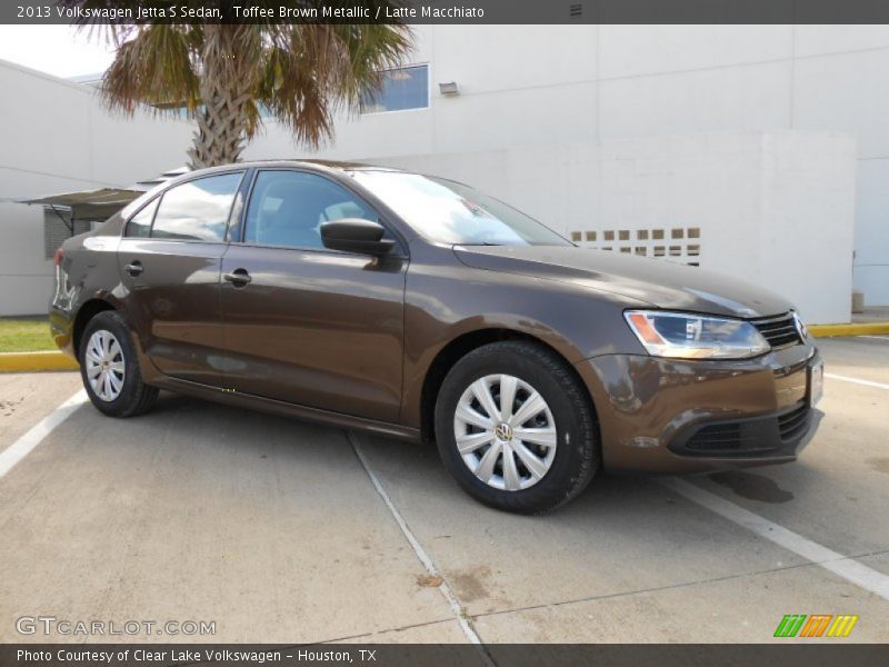 Front 3/4 View of 2013 Jetta S Sedan