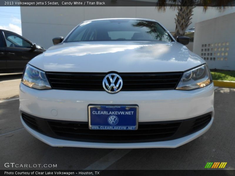 Candy White / Titan Black 2013 Volkswagen Jetta S Sedan