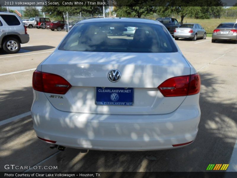 Candy White / Titan Black 2013 Volkswagen Jetta S Sedan