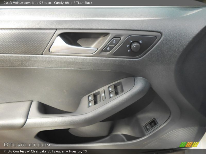 Candy White / Titan Black 2013 Volkswagen Jetta S Sedan