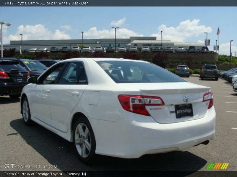 Super White / Black/Ash 2012 Toyota Camry SE