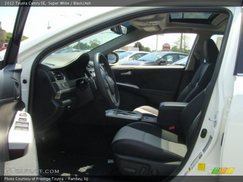 Super White / Black/Ash 2012 Toyota Camry SE