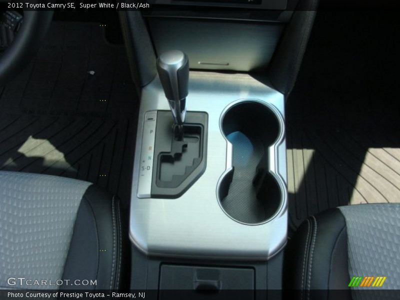 Super White / Black/Ash 2012 Toyota Camry SE