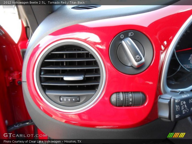 Tornado Red / Titan Black 2012 Volkswagen Beetle 2.5L