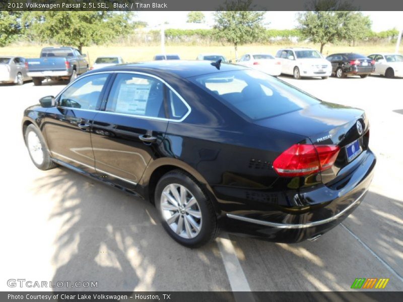 Black / Titan Black 2012 Volkswagen Passat 2.5L SEL