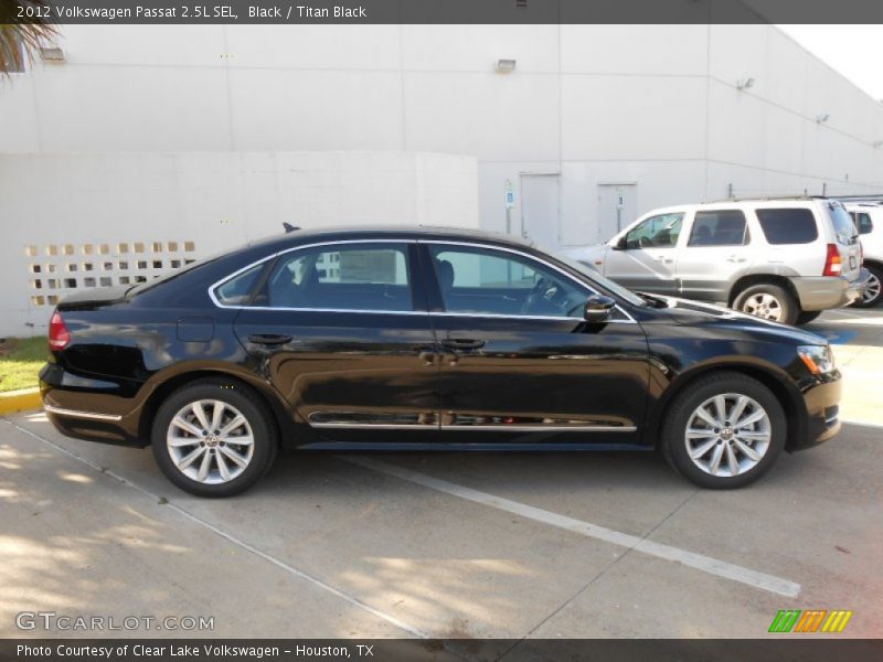 Black / Titan Black 2012 Volkswagen Passat 2.5L SEL