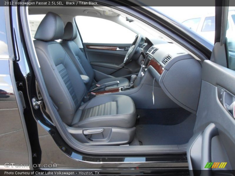 Black / Titan Black 2012 Volkswagen Passat 2.5L SEL