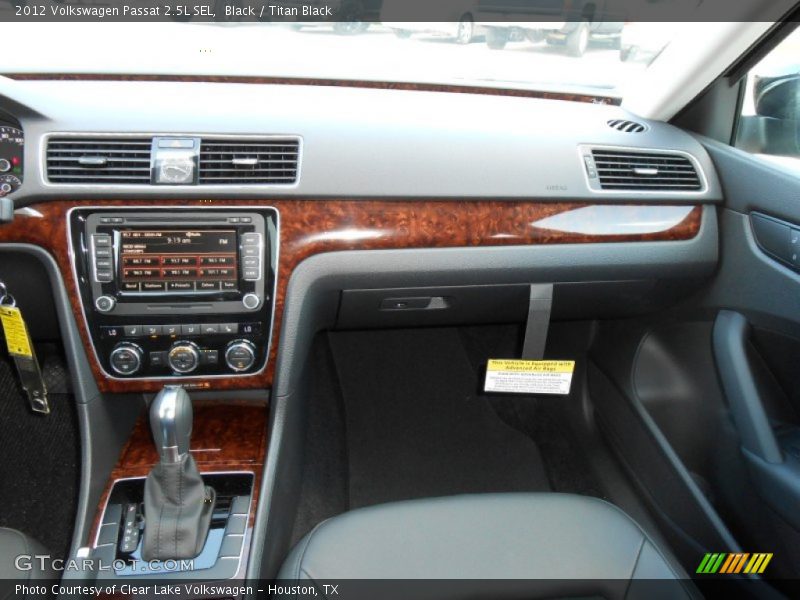 Black / Titan Black 2012 Volkswagen Passat 2.5L SEL