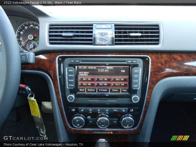 Black / Titan Black 2012 Volkswagen Passat 2.5L SEL