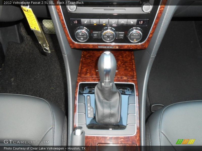 Black / Titan Black 2012 Volkswagen Passat 2.5L SEL
