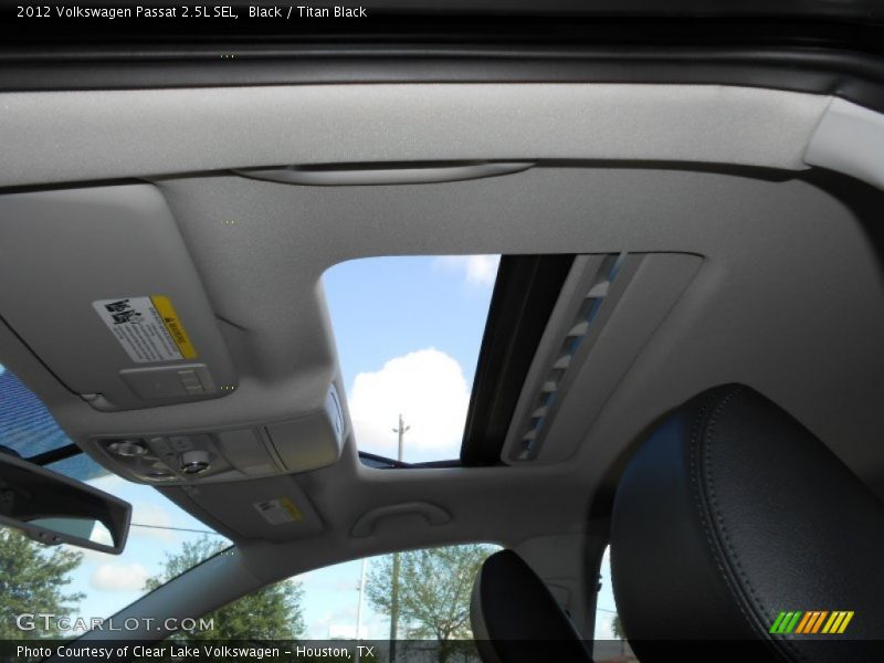 Black / Titan Black 2012 Volkswagen Passat 2.5L SEL