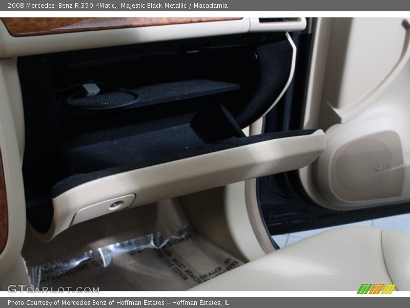 Majestic Black Metallic / Macadamia 2008 Mercedes-Benz R 350 4Matic