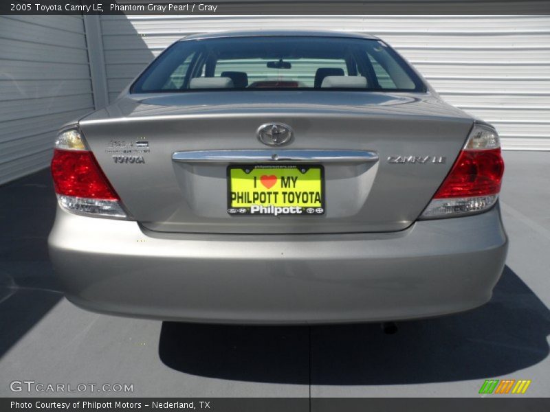 Phantom Gray Pearl / Gray 2005 Toyota Camry LE