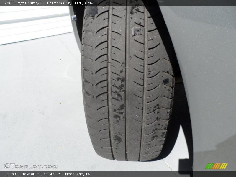 Phantom Gray Pearl / Gray 2005 Toyota Camry LE