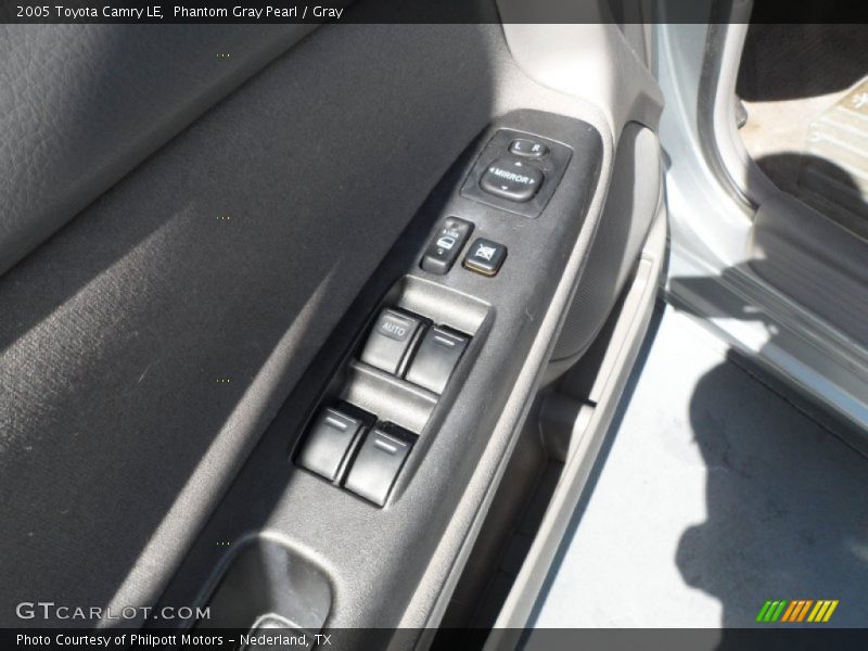 Phantom Gray Pearl / Gray 2005 Toyota Camry LE