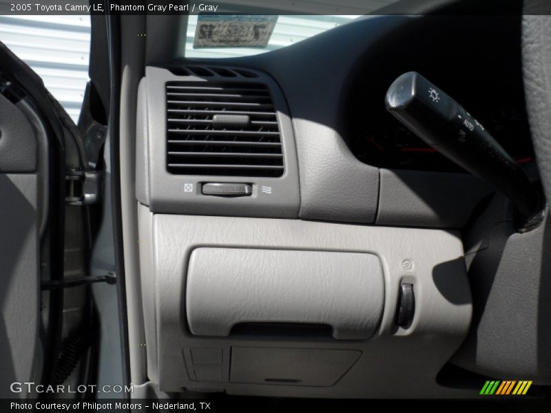 Phantom Gray Pearl / Gray 2005 Toyota Camry LE